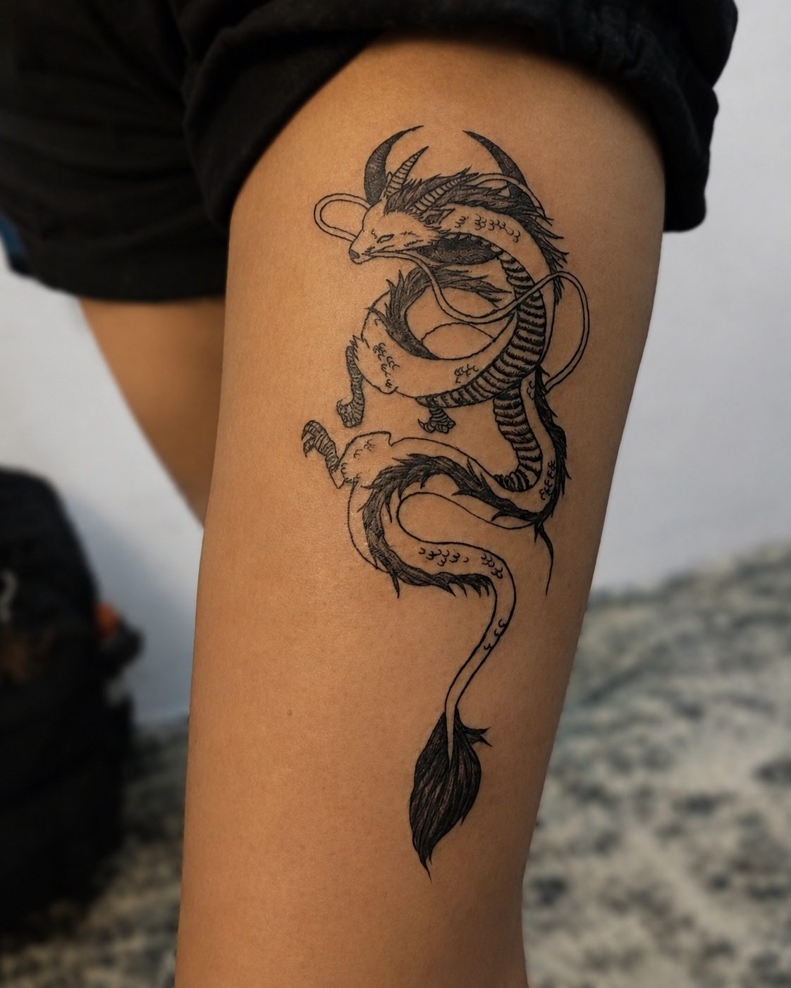 Tatuaje blackwork botánico — pieza 05