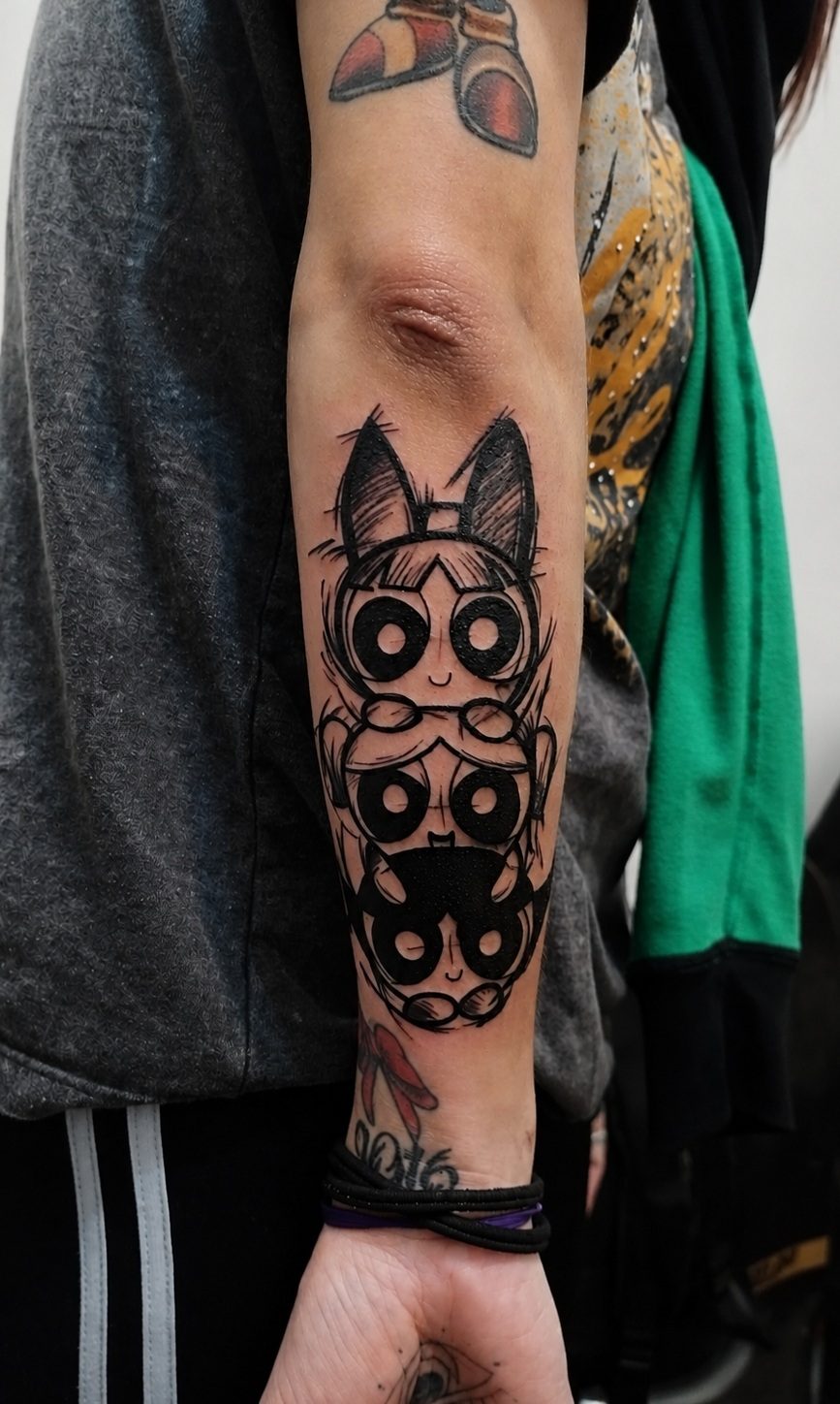 Tatuaje blackwork botánico — pieza 11
