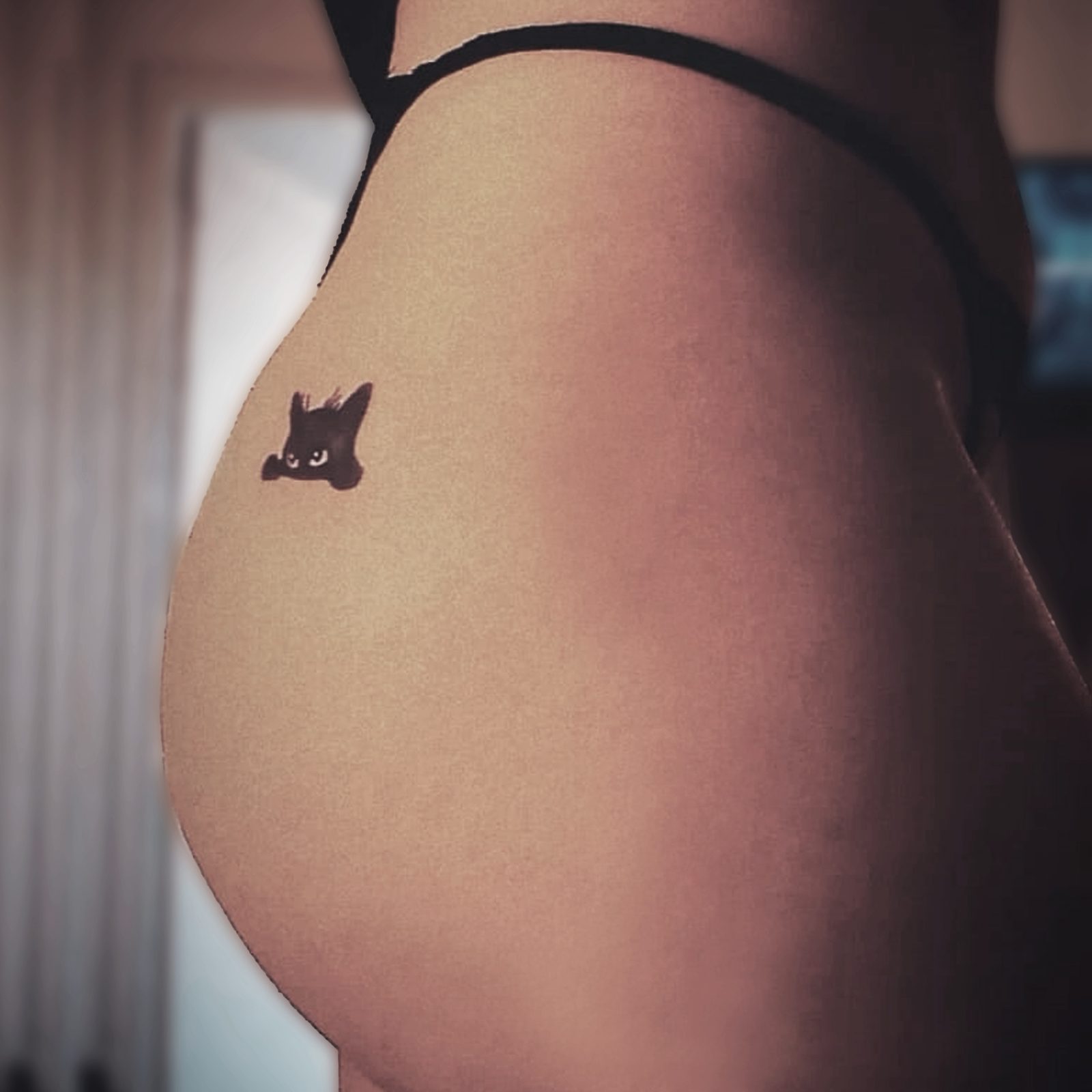 Tatuaje blackwork botánico — pieza 19