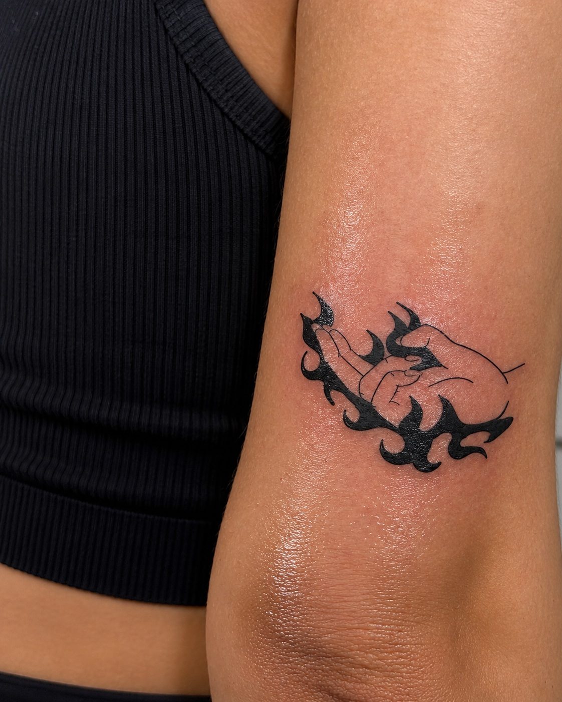 Tatuaje blackwork botánico — pieza 30